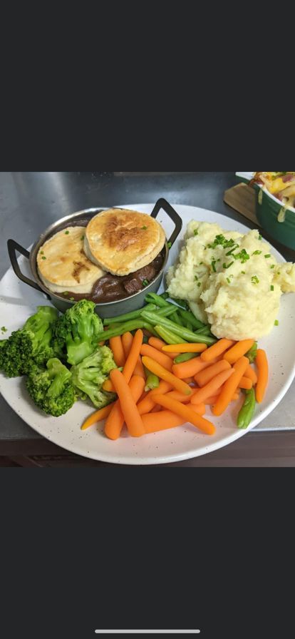 kitchen_river's tweet image. Steak and Guinness pie..just like Mamma made it!!