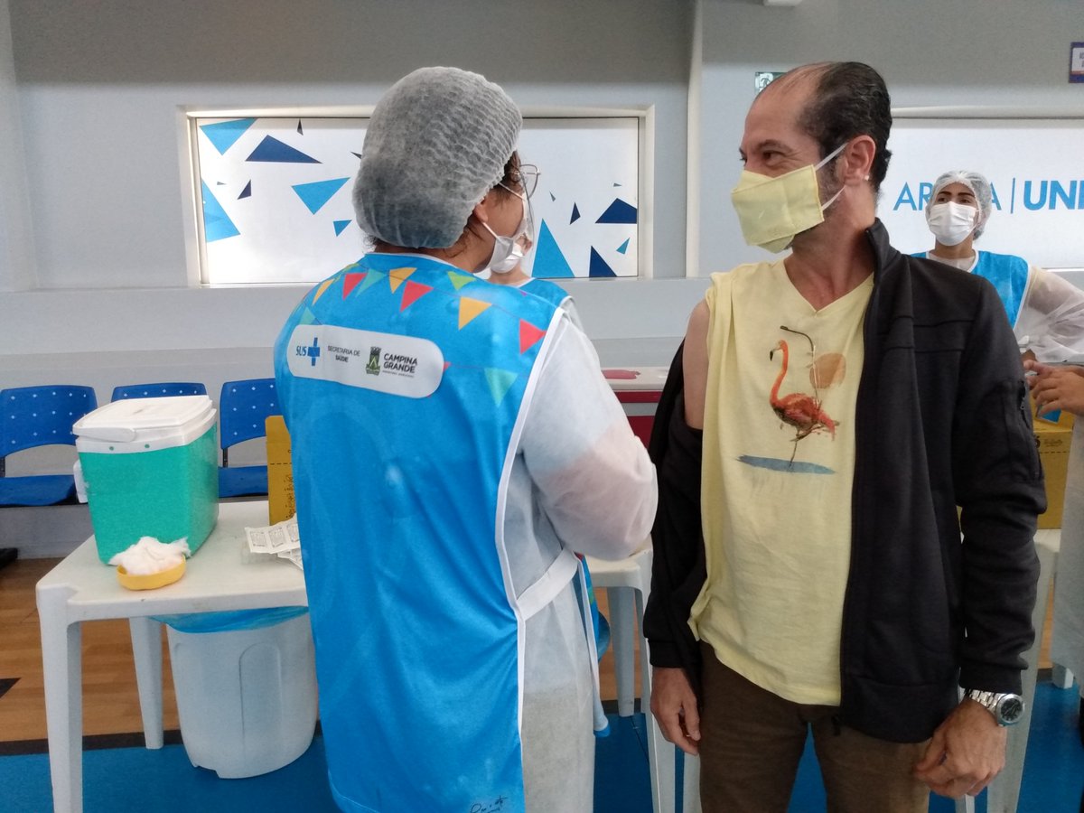oscarnetofm's tweet photo. E hoje com a segunda dose, foi o dia da gente fechar com 💯% a nossa imunização.....
Só gratidão a Deus.
Obrigado Senhor, por me  permitir chegar até aqui.

#vacinaboaévacinanobraço https://t.co/NbKKGBw9fV