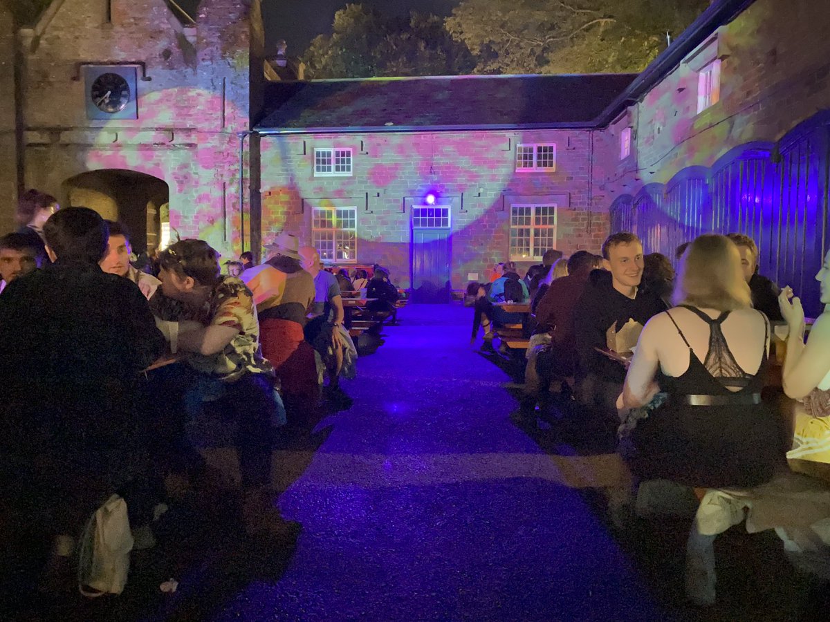BragdyTwtLol's tweet photo. Gŵyl y Dyn Gwyrdd @GreenManFest. @gruffingtonpost Bach o oleuni ar ôl y tywyllwch // A ray of light after the hard 18 months we’ve all experienced. #Iechydda #Irdyfodol #Yfory https://t.co/0MsNNRxt9U