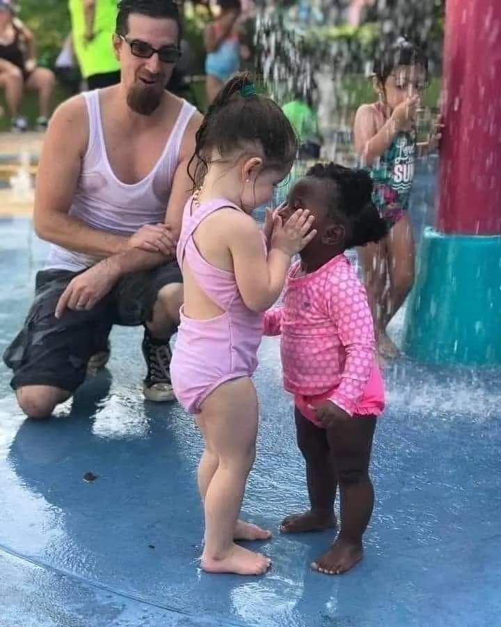 AYondjeu's tweet photo. Eveillons nos coeurs d'enfants https://t.co/1Of4K7Ufyw