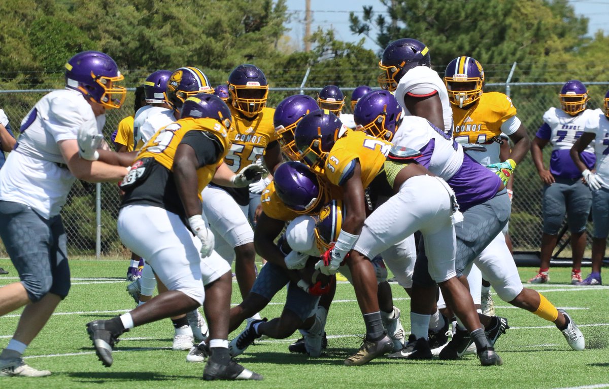 GoConqs's tweet photo. 🏈📸Few snapshots from @GoConqsFB intra-squad scrimmage today #GoConqs https://t.co/Z66h67UJZA