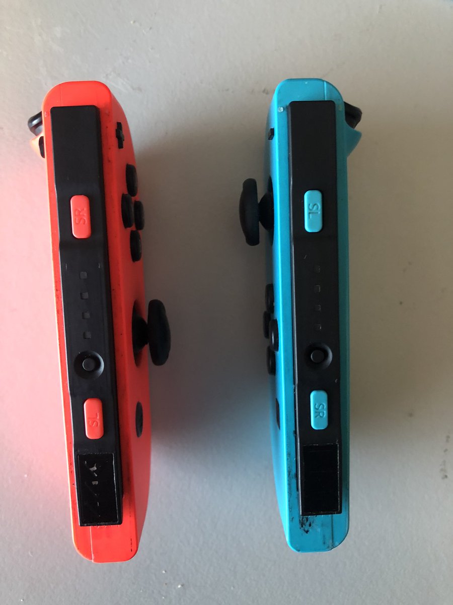 sonicskye's tweet image. Purchased a new neon switch controller from @BIGW online but they sent me a broken (and apparently used) pair.