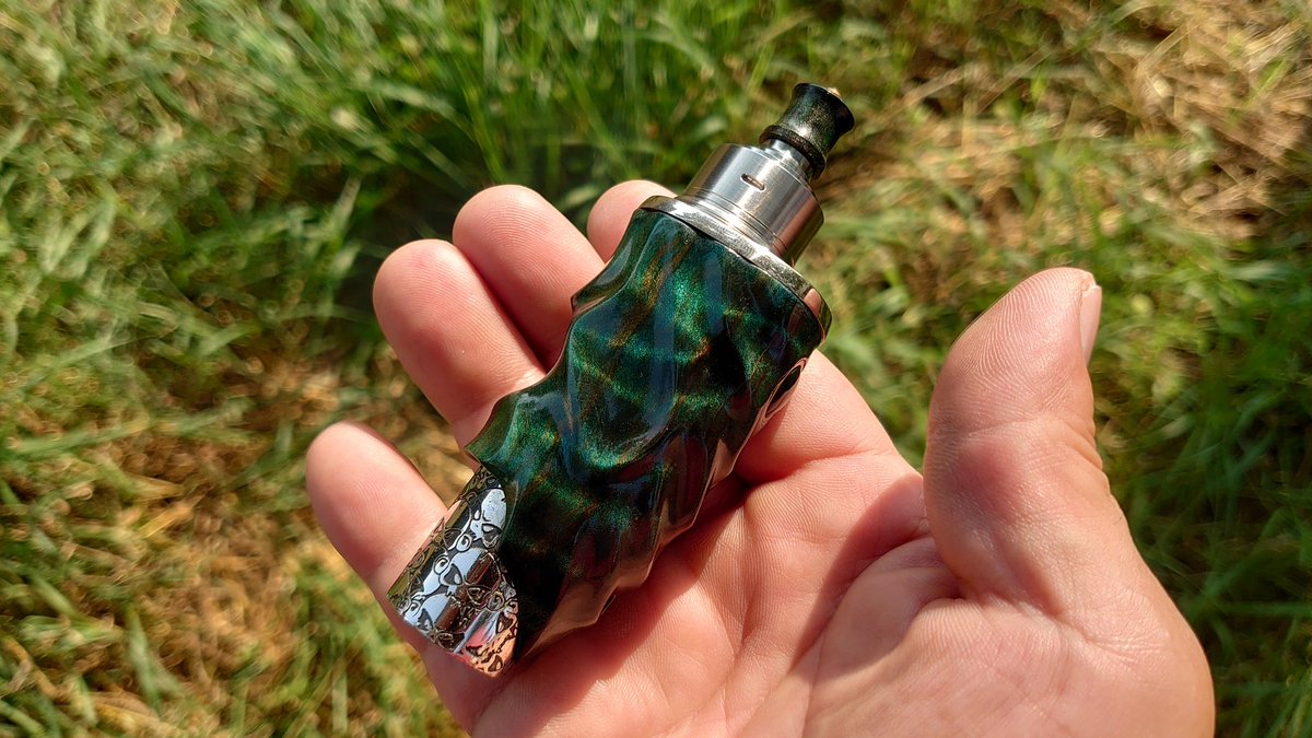 CebrjowHwScHCkj's tweet photo. 皆さん、おはよっチェ😆👍今日も宜しくご安全に🙇💦#LKC #Nero V2 Stab + #PSYCLONEMODS #HADALY RDA + #でにドリチ + #KEMURIproduct スラントリング short😋💦#VAPE #vape好きな人と繋がりたい #VAPE好きと繋がりたい #VAPE初心者 #LovePinoyVapingGear #LowkeyCustoms #iamlowkeycustoms https://t.co/dUldJiOjf1