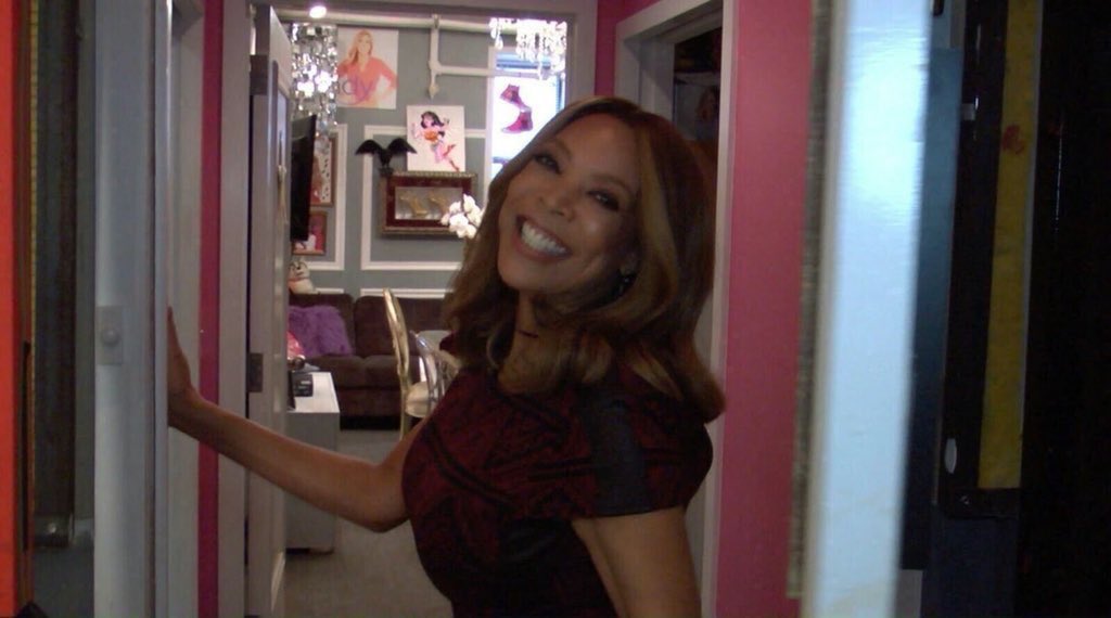 cashaystan's tweet photo. Josh lookin real scrumptious off the villa  #loveislandusa https://t.co/3nWl0gzpPL