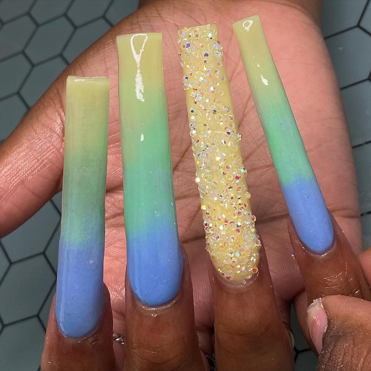 1naetion's tweet photo. I’m a nail tech located in Denton, Texas 🥰 come see me ladies!! Instagram: thenailbaenae https://t.co/y0CAdP9IAx