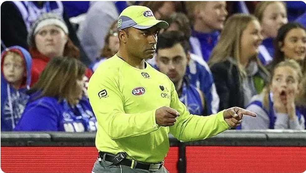 Nerds4lifeSC's tweet photo. We need a David Rodan Goal Umpire AFL Evolution 2 DLC. I'd pay for this.
#AFL #AFLEvolution2 https://t.co/Eg3LC2aTPH