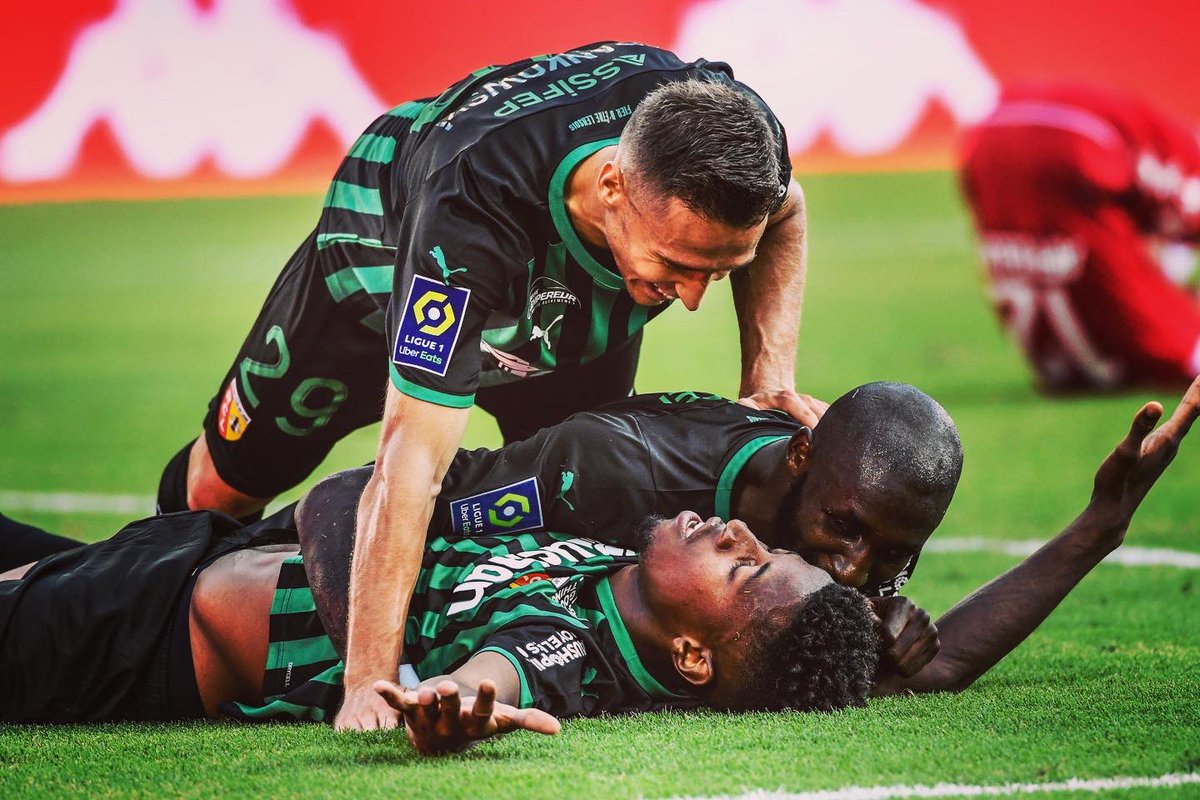 simbnz's tweet photo. Première victoire contre Monaco 🇲🇨 +3pts 💊💪🏾 https://t.co/QVqCwvkvYx