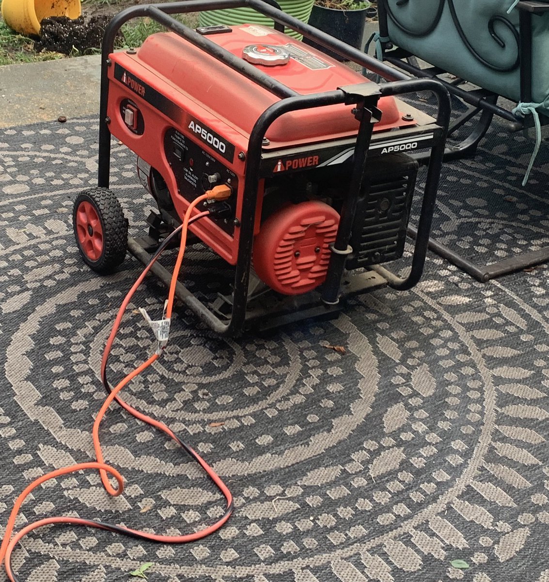 #evergy minor storm …no branches down in the neighborhood…17 hours later and still no power! You suck!