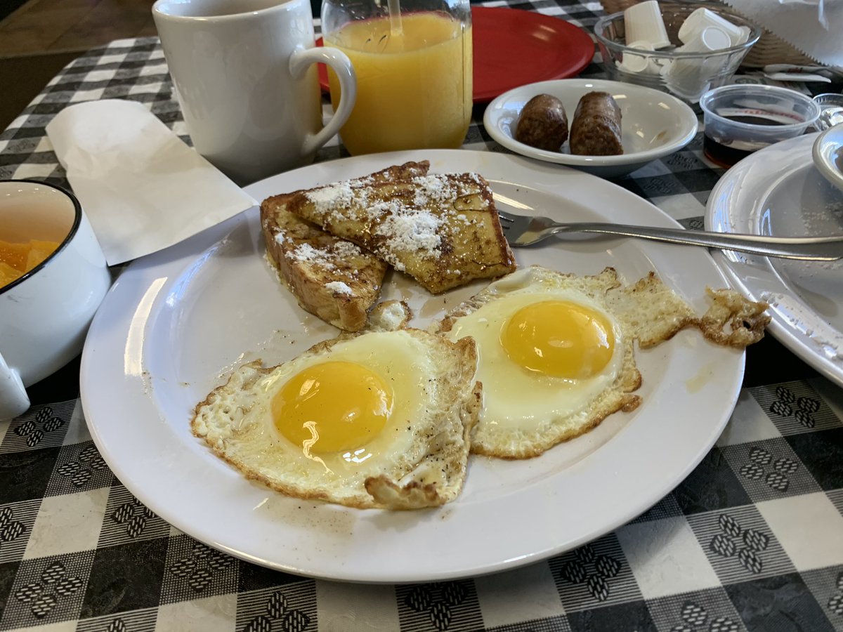 rawwdog99's tweet image. Omgggg my god y’all afternoon evening morning!! First job 1400 miles god I’m exhausted!! @suzjdean this was the place!! Omgg ms destiny called it !! She had deep sweet accent @suzjdean do you have one..@sak_shoes @mattyrock2k the leaves omgggg! It’s called #maintable! Maxton Nc!