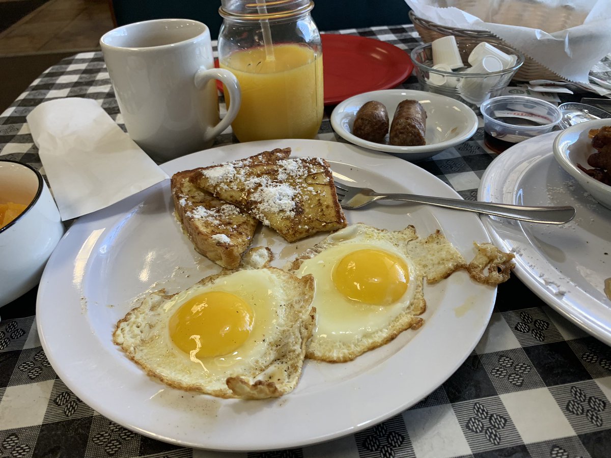 rawwdog99's tweet image. Omgggg my god y’all afternoon evening morning!! First job 1400 miles god I’m exhausted!! @suzjdean this was the place!! Omgg ms destiny called it !! She had deep sweet accent @suzjdean do you have one..@sak_shoes @mattyrock2k the leaves omgggg! It’s called #maintable! Maxton Nc!