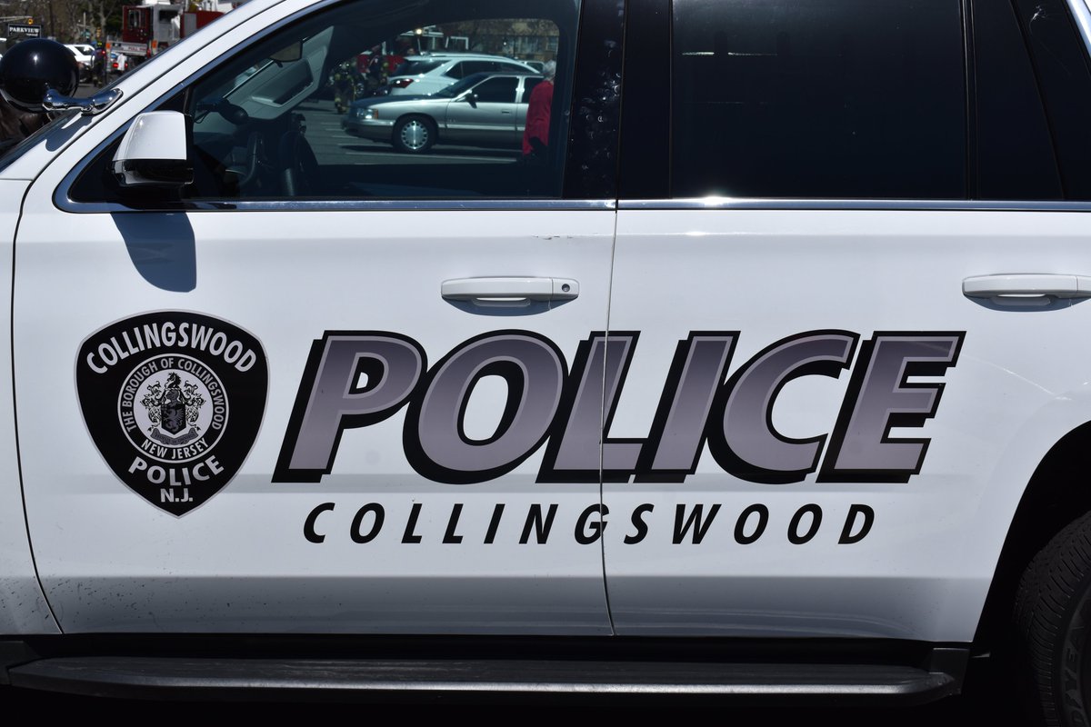 . <a href="/CollingswoodPd/">Collingswood Police</a> officers rescue motorist trapped in a car submerged in Cooper River
bit.ly/3kebr6n