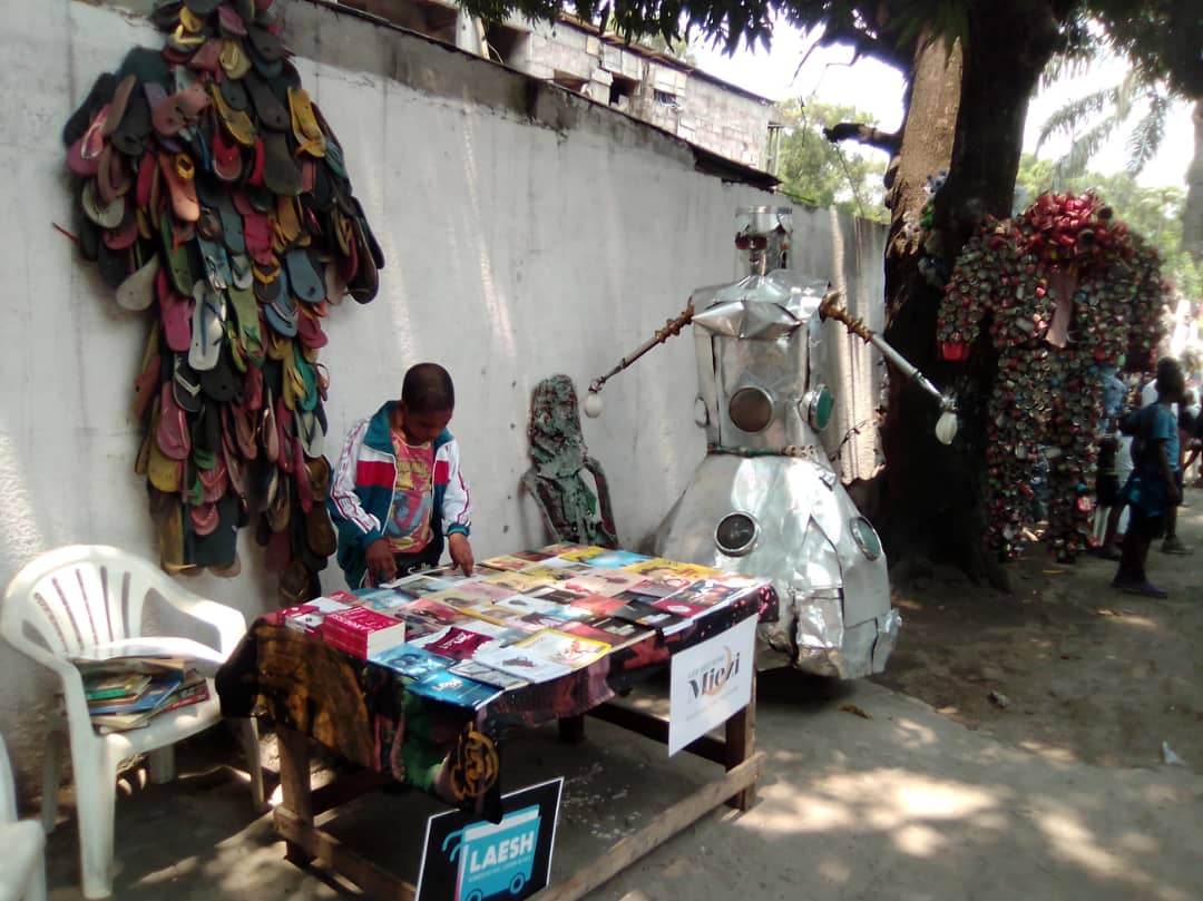 Une entreprise congolaise qui se focalise dans la démarche de promouvoir la littérature congolaise, qui est laeshrdc.
Fait des activités en activité pour retrouver et conquérir l'attention des gens a l'écriture.