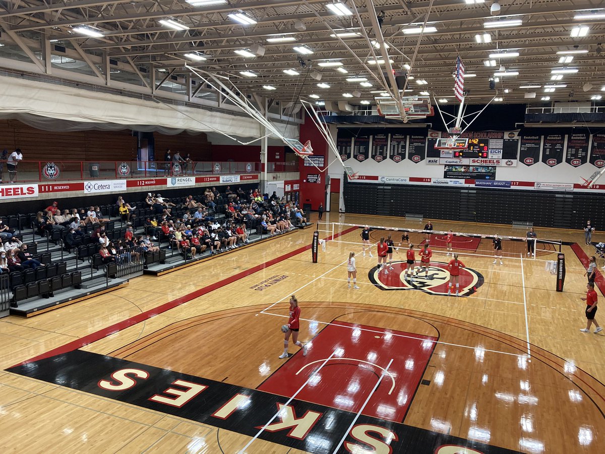 CoachThompsonAD's tweet image. Great turnout for @SCSUhuskies_vb scrimmage tonight. #Huskies #First4 #Unleashscsu