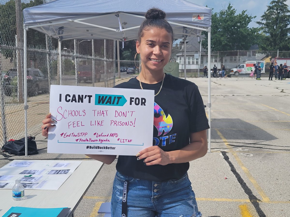 blocbyblocMKE's tweet photo. We had a great day giving out bookbags and talking about Milwaukee infrastructure! #SupportTheBLOC #BuildBackBetter https://t.co/Q35V8g4TdC
