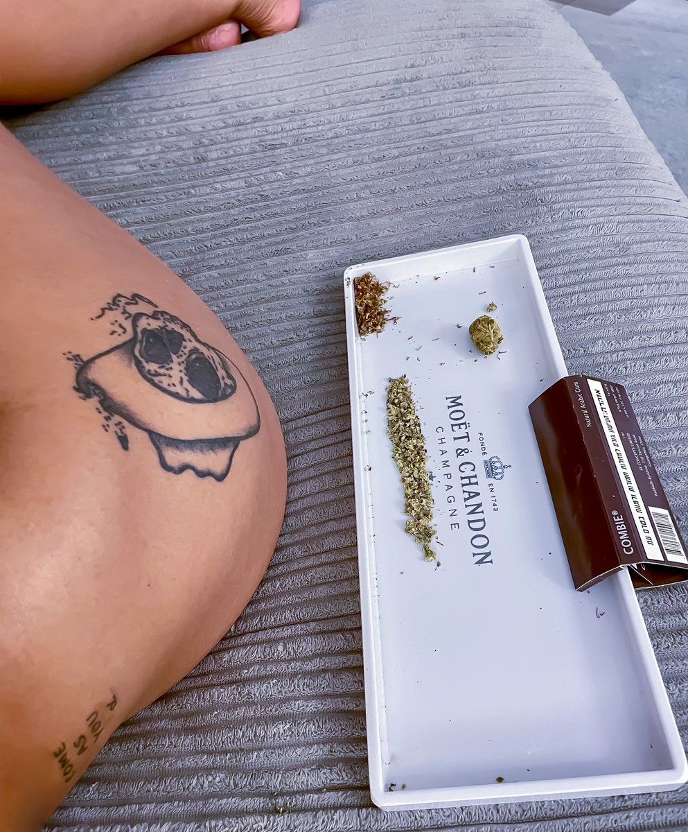 GirlMerseyside's tweet image. Great way to finish a great day. #YNWA