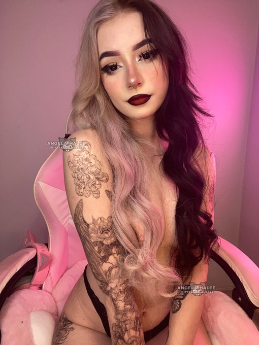 Im on ManyVids! https://t.co/UqpBZywBmX You can buy sub or single videos / custom videos ❤️ https://t