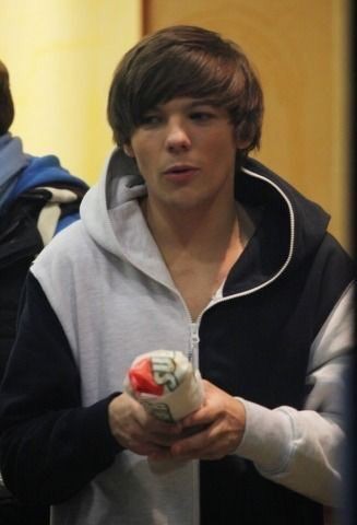 LTHSflorals's tweet photo. Louis tomlinson fetus soft mood https://t.co/bk6OwBwXeN