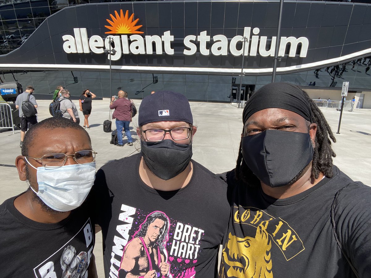 MakeMeAFan316's tweet photo. We’re here at @wwe  #SummerSlam ! The sun was in our eyes but we’re here! 

Who else is here??? 

#TheEncyclopetia @PeteTrerice
#JeffersonAlonzoGreene @akaTheJag 
#TheHomieCodyWhoseTwitterHandleIDontKnow https://t.co/QKVWDfUuaW