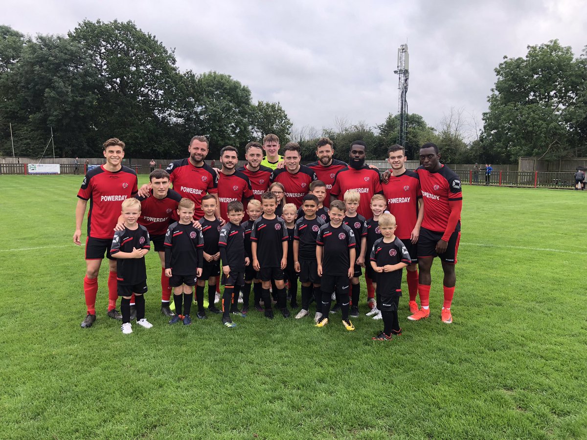 harefieldyouth's tweet photo. Congratulations to our Men’s first team, winning 2-1 today to get through to the next round of the FA cup.
Fantastic to see some of our youngest players back in the stadium as mascots and having fun at half time with a penalty shoot out ⚽️
#oneunitedclub #haresfamily https://t.co/axKhJ5Rgqr