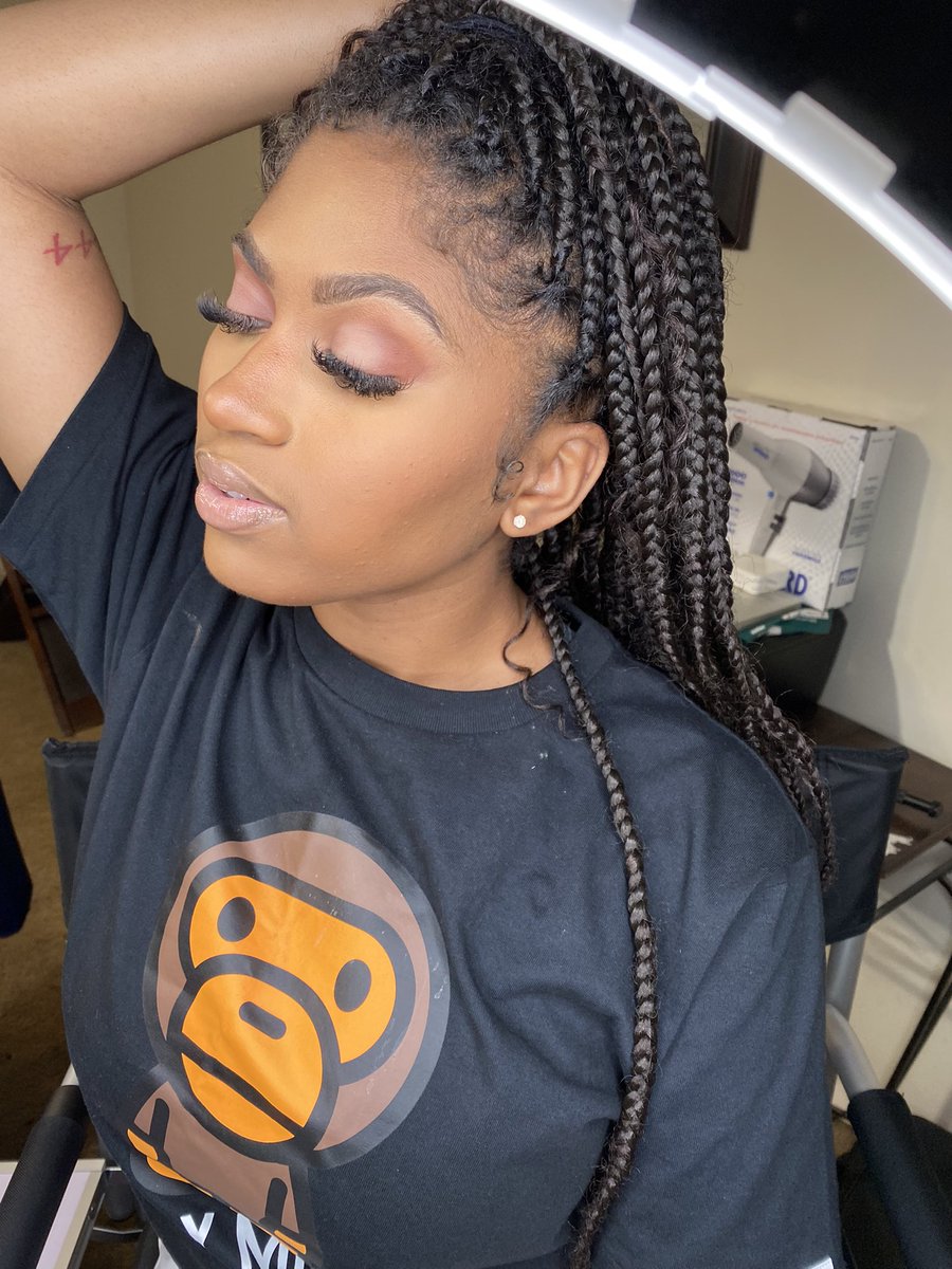 zyonnicole's tweet photo. I BEAT TF OUT THIS FACE HUNNY!
RT my client might be on your TL. 💋
#TroyU #myasu #aum #escc #lbwcc
my beautiful sister & model: @yagirljada_ https://t.co/7Fhv66amFX