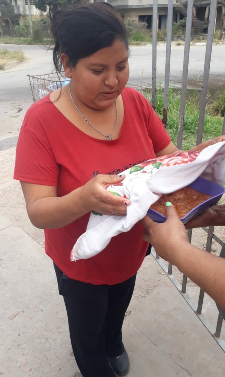 Cerramos una semana de trabajo en el cuál día a día brindamos diferentes servicios a la comunidad, mano de obra, desmalezamiento, salida solidaria, menú y meriendas en los distintos barrios.
Me siento orgulloso y agradecido de poder acompañar a los vecinos junto a <a href="/cisneros_tuc/">Carlos Cisneros</a>