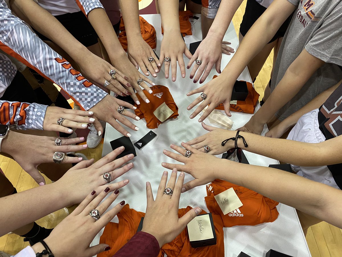 KandisSchram's tweet photo. Great day to hand out some hardwareโฆ #ProudToBeASCOT @MCScotsVB https://t.co/9KelS7l6ew
