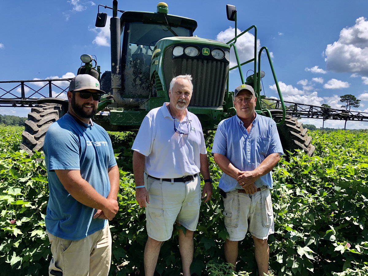 TheCottonBoard's tweet photo. Monty Bain is still on the road! Thanks to these growers across Virginia for sharing their time and showing off a great cotton crop! https://t.co/EUEat3iCv9
