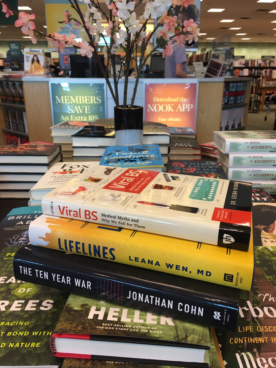 RealCedricDark's tweet photo. Stepping into the minds of my friends & acquaintances at @BNBuzz #BackToSchoolReading https://t.co/XhWFXtIb1M