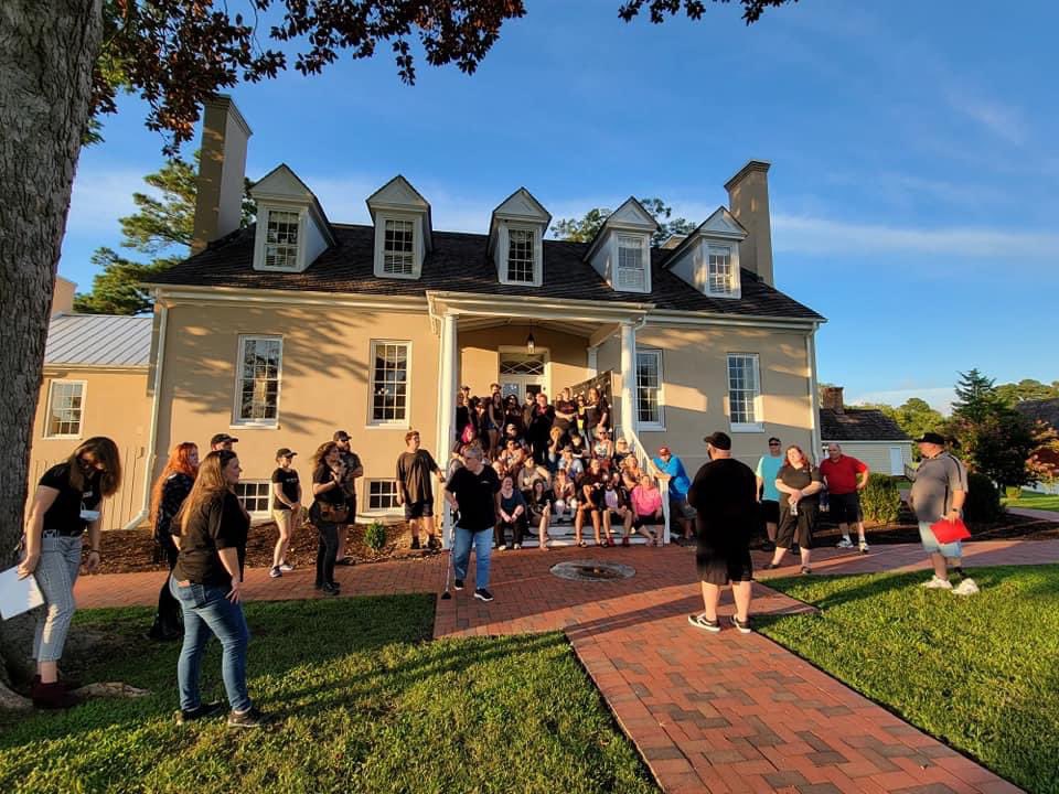 TranscendParano's tweet image. It has begun! A Night at Windsor Castle is off to an awesome start with Flumeri Promotions LLC, R.T.L PARANORMAL, and Daryl Marston !