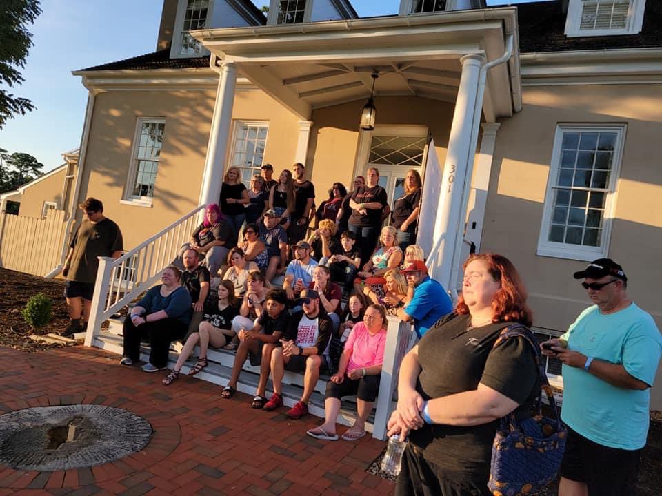 TranscendParano's tweet image. It has begun! A Night at Windsor Castle is off to an awesome start with Flumeri Promotions LLC, R.T.L PARANORMAL, and Daryl Marston !