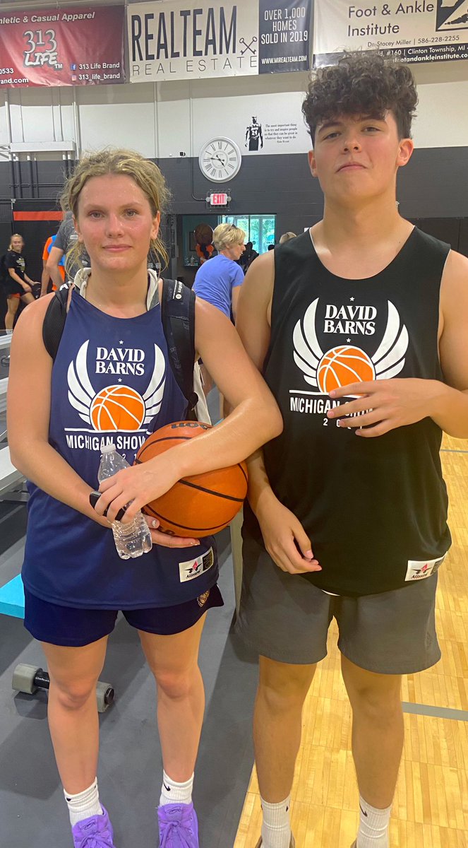 First and Last chance for both my youngest kids to be in the same event. David Barnes Showcase was well run, great competition and for a great cause! Glad we participated. <a href="/Strongbball/">John Strong</a> <a href="/coachselvia/">Billy Selvia</a> <a href="/HankampScott/">Scott Hankamp</a> <a href="/PrepHoopsMI/">Prep Hoops Michigan</a> <a href="/PGHMichigan/">Prep Girls Hoops Michigan</a> <a href="/BenRoach2024/">Ben Roach</a> @amandalynroach