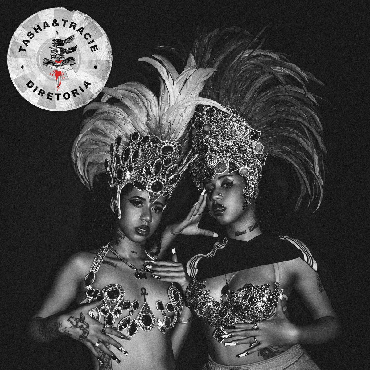 rapoutcontext's tweet photo. O álbum “Diretoria” de Tasha &amp; Tracie já está disponível!

O álbum conta com participações de CESRV, Veigh, Onnika, Febem, Devasto Prod, Yunk Vino e outros. https://t.co/Ivea2YeoTU