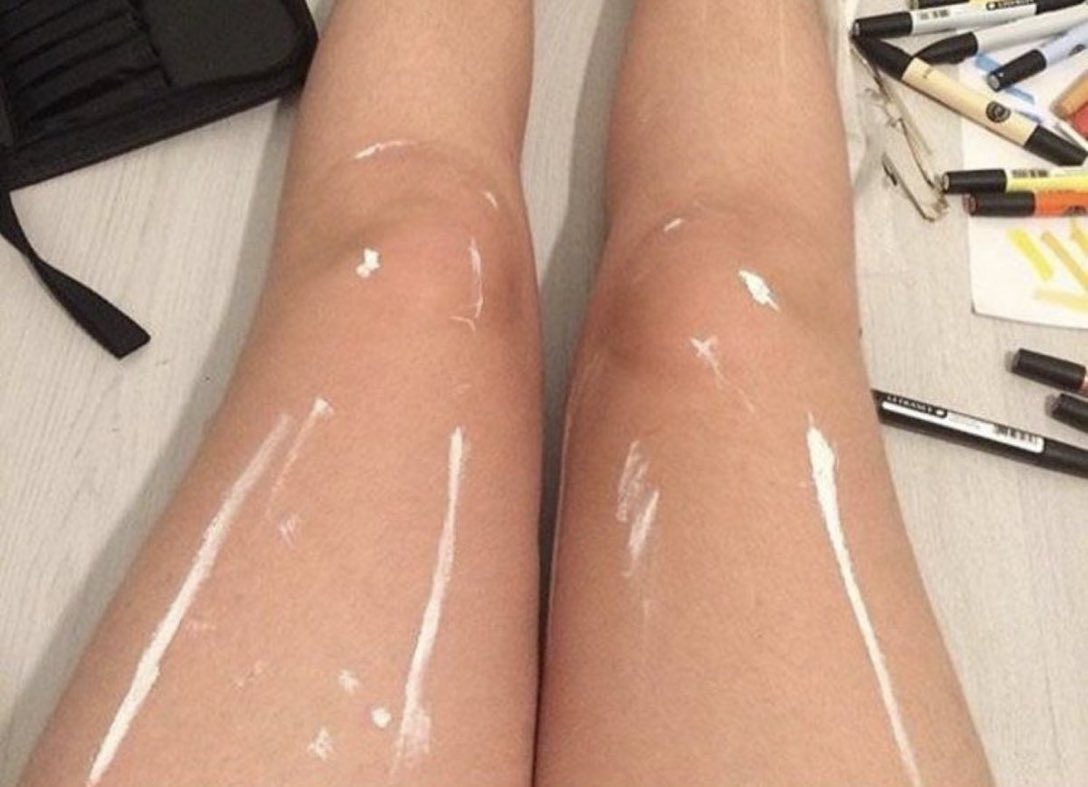 Still one of the greatest illusions to grace the Internet: At first, this looks like a shiny pair of legs… but look more closely, and it turns out to be normal, non-shiny legs with a little white paint on them. 😮