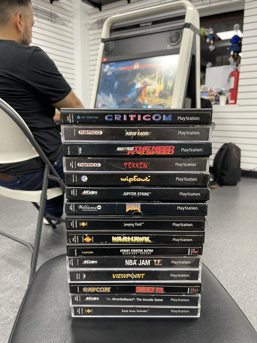 ArcadeBrooklyn's tweet photo. New stock traded-in by @judgmentt_ #sony #ps1 #longboxes #residentevil #doom #jumpingflash and more #bvg2 #brooklyngamesandarcade https://t.co/dk9NA278ND