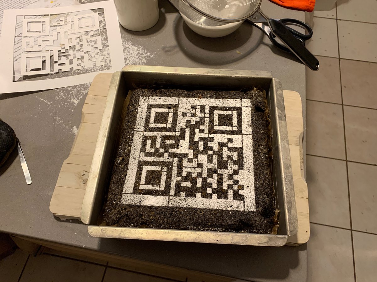 golan's tweet image. To celebrate the 20th anniversary of @ProcessingOrg, we present this #pcd2021cake — a Mohnkuchen in the style of the Linz k.u.k. Hofbäckerei, decorated using @fffffat&apos;s Processing-based QR_STENCILER! github.com/golanlevin/rec… • fffff.at/qr-stenciler-a… #pcd2021