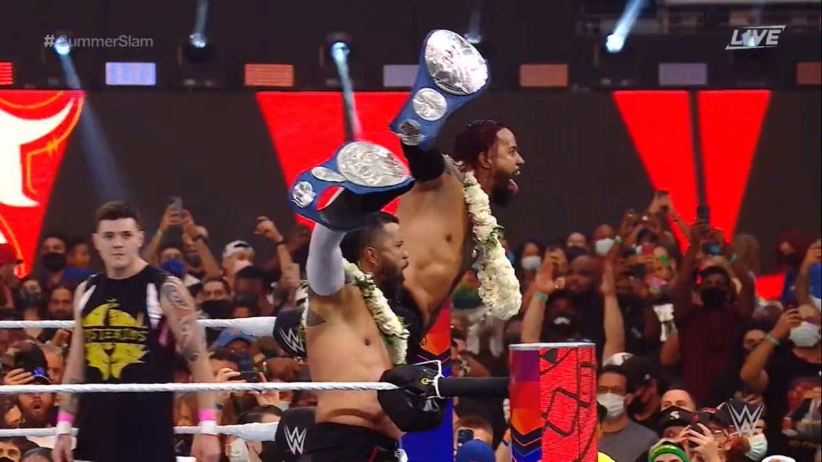 Sethiegirl41's tweet photo. Happy birthday to the best and amazing tag team of all time @WWEUsos I hope you both have a great day 🎈🥳🎂🎉🎊🎁❤ https://t.co/aDhRIIKTYa