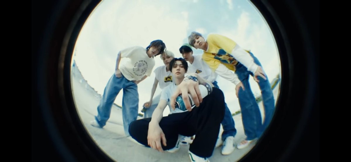 AchmadOktalitha's tweet image. I don't know what to say here, but for sure I just want to say that I love you MOA and TXT of course. I'll be honest, I'm actually quite new here. But I feel like I've been through a lot of precious moments with them, with this fandom. 

#MoaBirthdayBash 
#memorieswithTXT