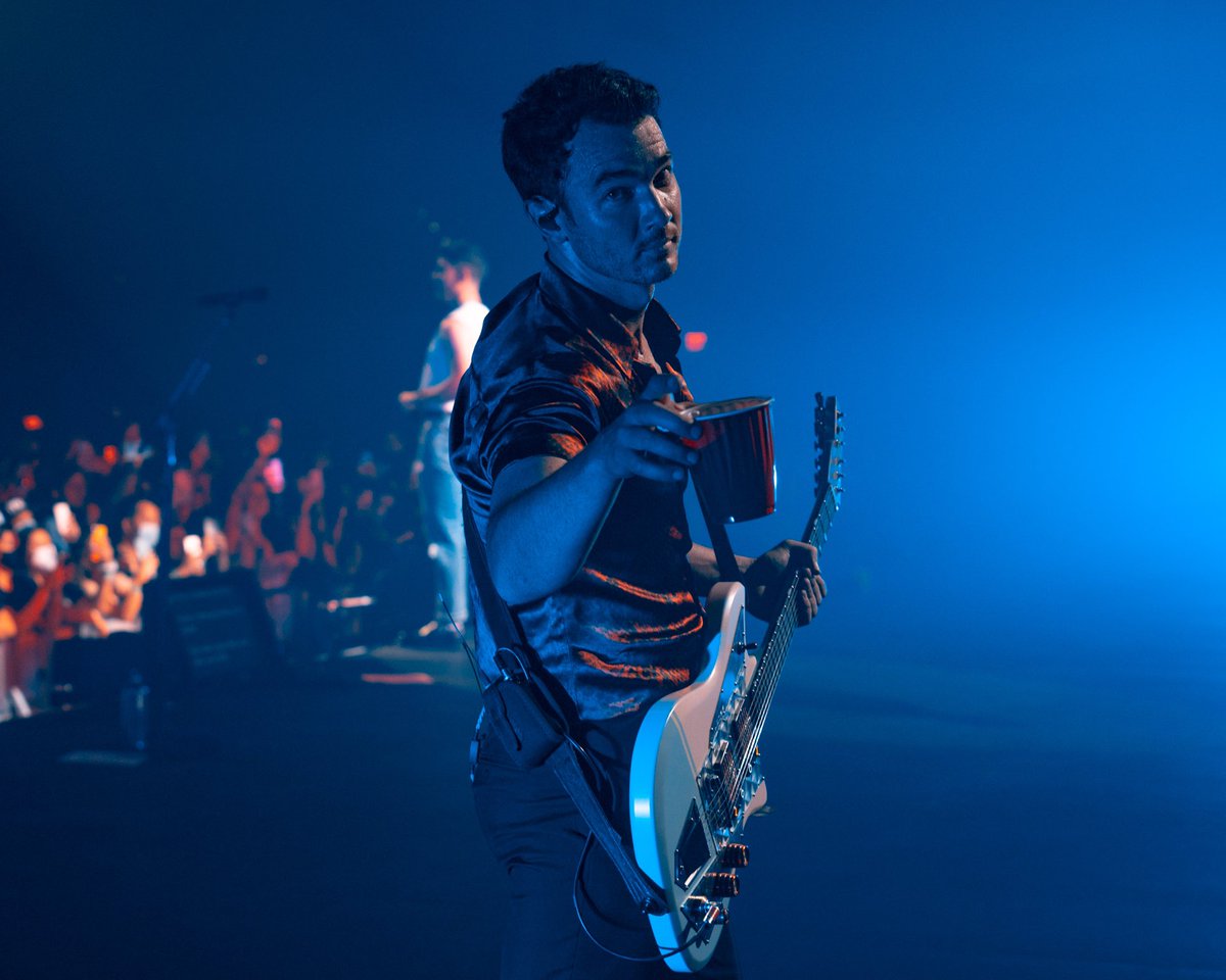 jonasbrothers's tweet photo. Night 1 ✅ #RememberThisTour https://t.co/vmgcF0qU5j