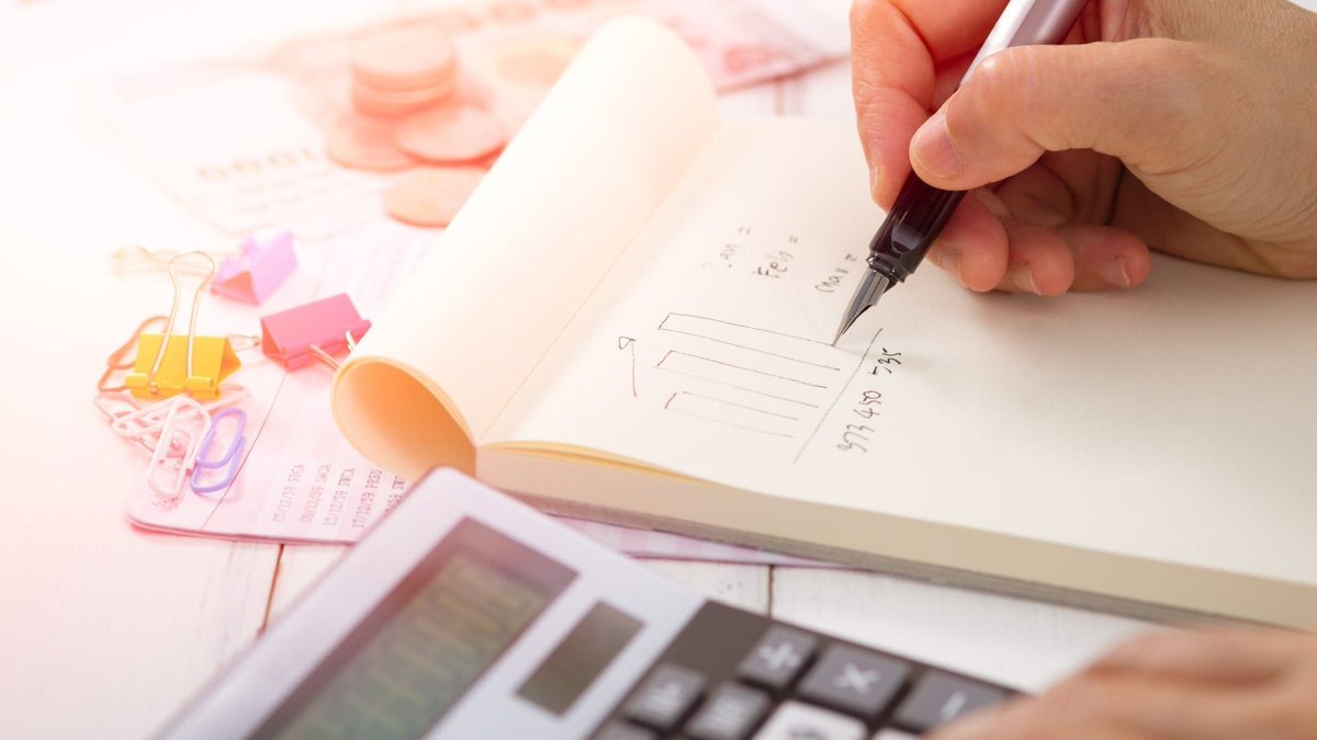 activelifeop's tweet photo. Here's a great article on #BreastCancer and Budgeting from the team at Rethink Breast Cancer.  https://t.co/wDJ6mdIBuQ https://t.co/Ju4ggVpLdJ