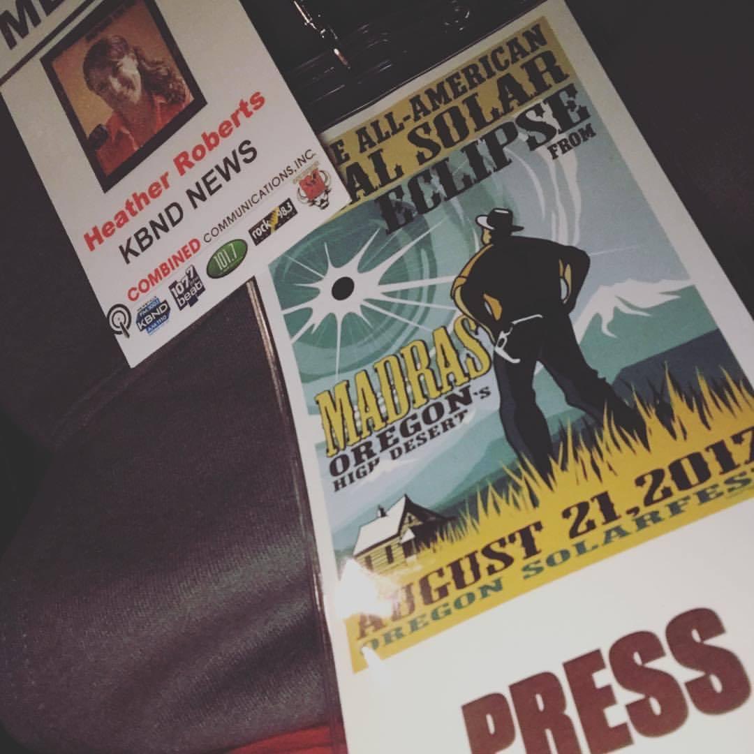 ORNewsie's tweet image. What were you doing four years ago? I was pretty lucky to be on assignment for @1110KBND in Madras, with what seemed like the whole world … watching the most incredible natural phenomenon I’ve ever seen. #Eclipse17