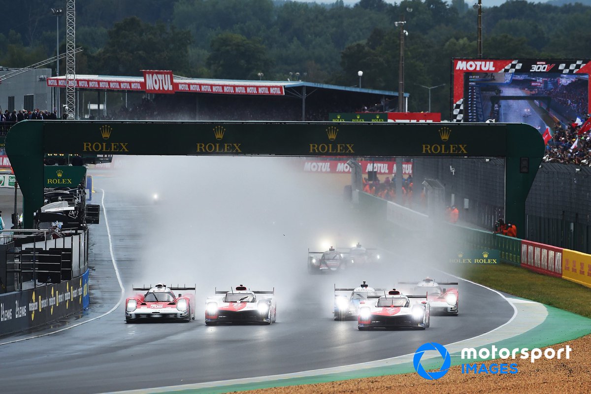 LauraLeslieF1's tweet photo. The #LeMans24        The #LeMans24
@Eurosport                 @Eurosport is
thinks it’s              vs    commentating 
commentating            on
on

😡 https://t.co/hrzIzPxxyB