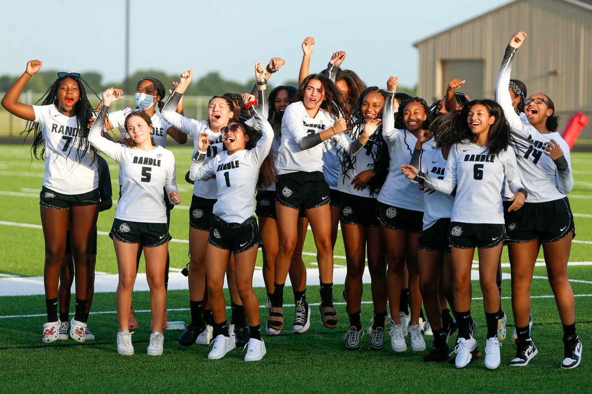 Duns_more's tweet photo. Volleyball was the first team to host an athletic event on campus and also the first to host an inner-district match too. The volleyball team was very much the life of the party tonight. https://t.co/4hJ8MdUtO0
