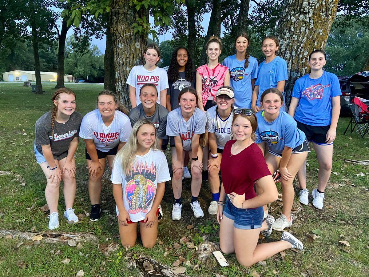 prymefastpitch's tweet photo. Had a blast tonight with the 07 (25/26) group. Some good food and team bonding. Super excited about this bunch.
#prymefastpitch
#sticksinabundle
#headdowneyesforward https://t.co/SQgEZzpo9t