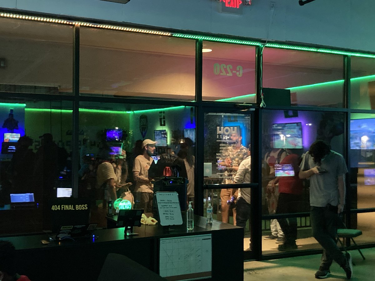 4o4 Esports by Sh33rZ tweet media