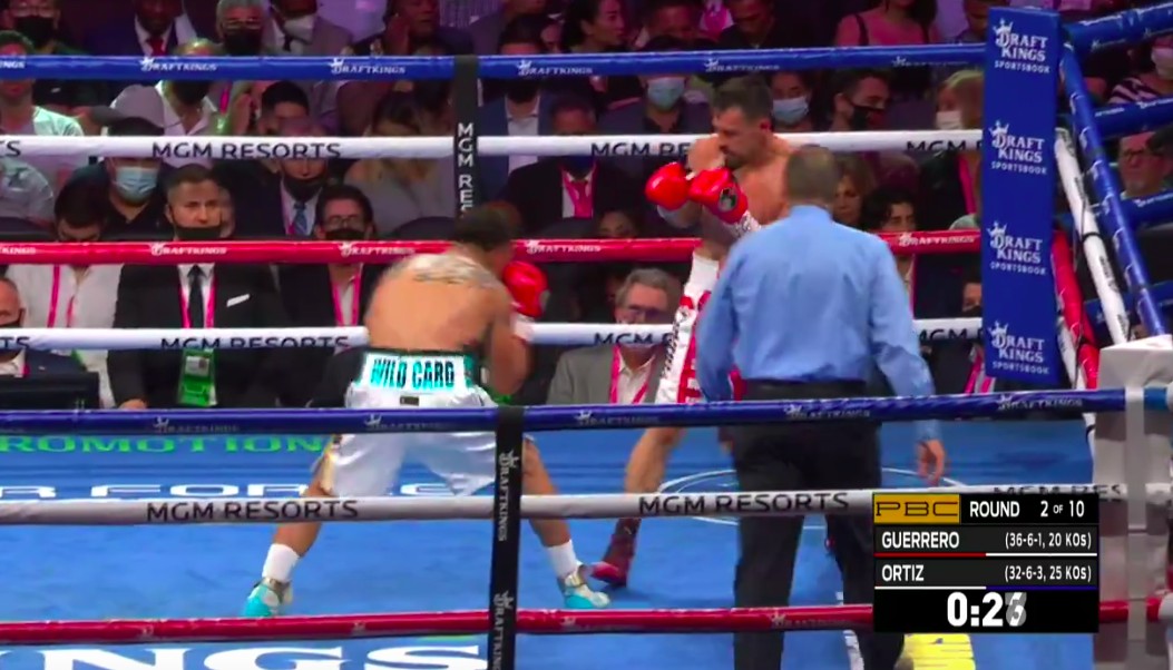 enjoyGLOBE's tweet photo. The fight between Vicious versus The Ghost commences, and the pace picked up real quick. ๐ฅ
Which round will mean victory for either of these boxers? #AtinAngLaban #AtinAngMundo #PacquiaoUgas ๐ https://t.co/O5StbX8Kni