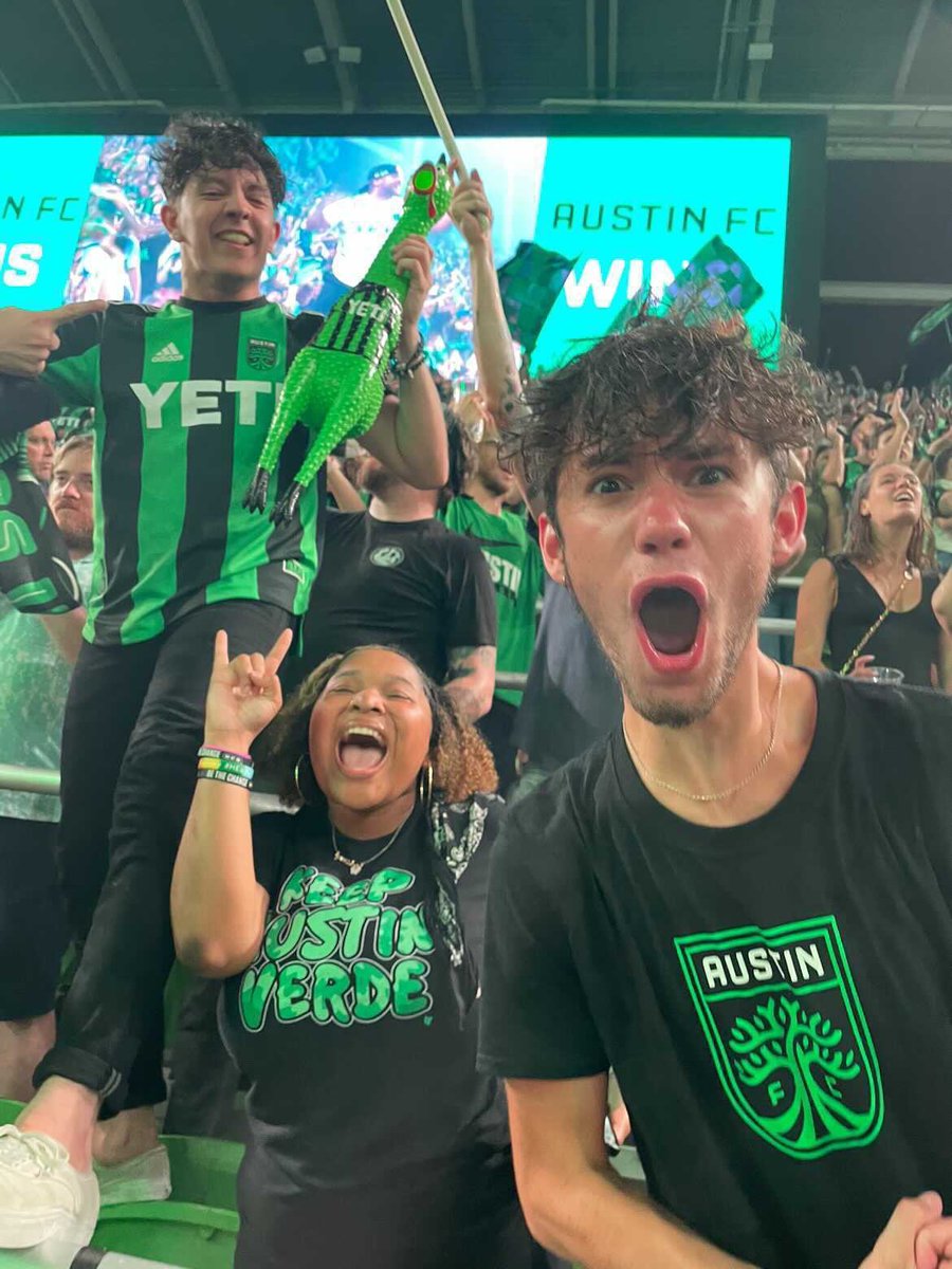 CoyoteSZN's tweet photo. WE DO THIS @LosVerdesATX @AustinFC #pollofc @benblok2 @JeneshaMilligan https://t.co/PjBU6dWgch