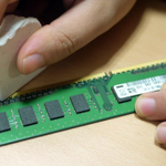 PCが起動しなくなった時は？メモリを消しゴムで掃除すると直る!