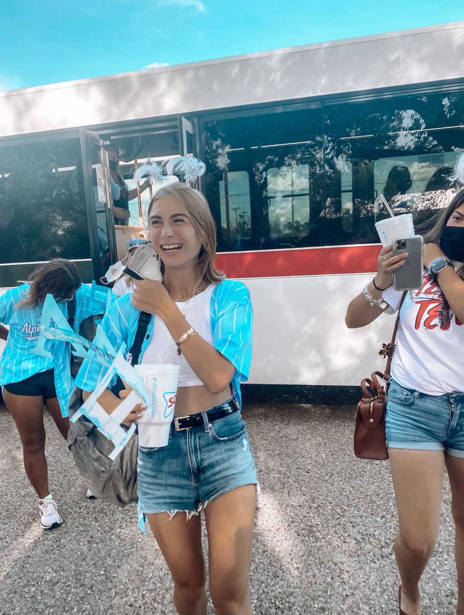 texastechadpi's tweet image. Hit a homerun with these Alphas!!!!! ⚾️💙

Welcome Home AC ‘21! We’re beyond proud to call you our sisters!!! 💙💙
#GOADPi #techrec21 #ttu25 #AC21 #BidDay