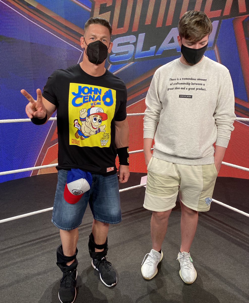 MrBeast's tweet image. I couldn’t find someone to take a picture with me 😔