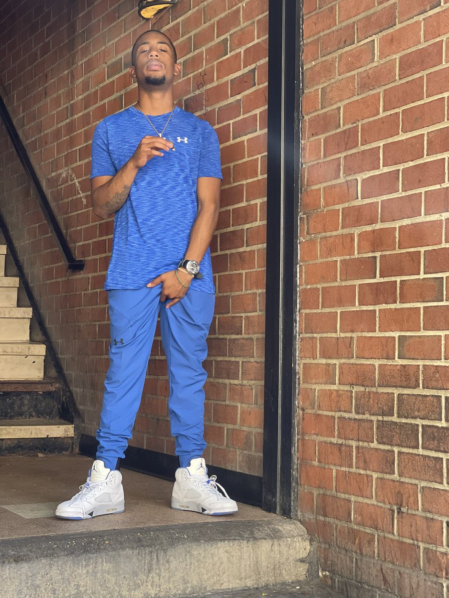 forevabackend1's tweet photo. A lot of sleepless nights and a whole lot of grinding Was gon say it took forever but it's perfect timing✨💙 #FreeShankdog🔓 #FreeTtop🔓💚 #freeRen💯🔓 #Jefe💙 #LRG35💚 #103foreva💔👼🏾 #4EvaBey🖤💔 #freestucci🔓 https://t.co/OqHajYwCaw